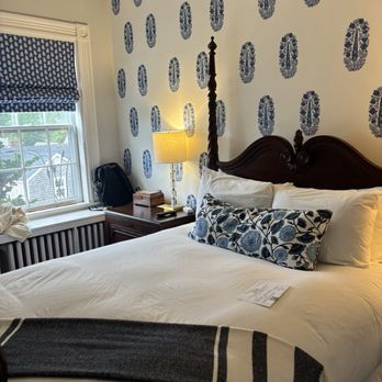 Sherburne Inn - Queen room - Hotels Near Me - Nantucket, Massachusetts Sherburne Inn - Queen room - Hotels Near Me - Nantucket, Massachusetts