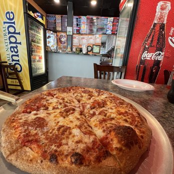 Gepetto's Pizza - a pizza on a plate - Pizza Near Me - Sugar Land, Texas