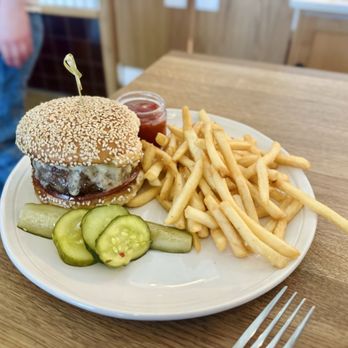 Seabird - Short rib burger - Seafood Near Me - Wilmington, North Carolina