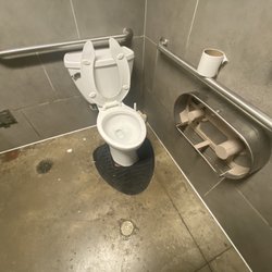 7-Eleven - Toilet