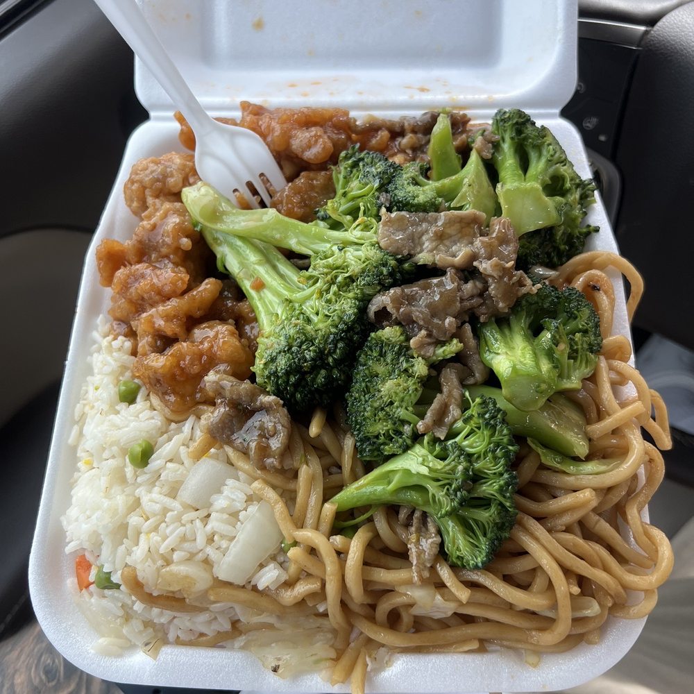 China Wok - Orange chicken, broccoli beef, chow mein and fried rice. - Chinese Near Me - Tracy, California China Wok - Orange chicken, broccoli beef, chow mein and fried rice. - Chinese Near Me - Tracy, California