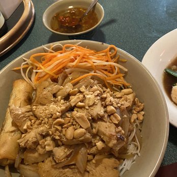 Tu-Do Vietnamese Restaurant - Vermicelli with chicken - Vietnamese Near Me - Pensacola, Florida Tu-Do Vietnamese Restaurant - Vermicelli with chicken - Vietnamese Near Me - Pensacola, Florida