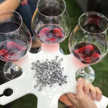 The Four Graces Winery - Wine Tasting Room Near Me - Dundee, Oregon