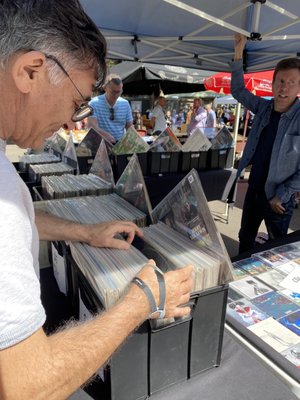 Rozelle Collectors Markets by null