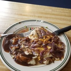 Ardy’s Country Kitchen - Smothered chicken