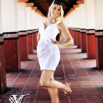 Victoria Lara Photography - Graduation Shoot! - Photographers Near Me Victoria Lara Photography - Graduation Shoot! - Photographers Near Me