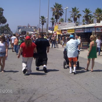 Venice Beach Boardwalk - Walking the boardwalk - Beaches Near Me - Venice, California
