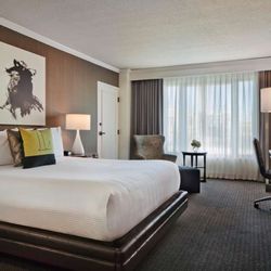 The Logan Philadelphia, Curio Collection by Hilton - Guest room