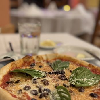 Mezza Luna Restaurant - Margherita - Italian Near Me - Half Moon Bay, California Mezza Luna Restaurant - Margherita - Italian Near Me - Half Moon Bay, California