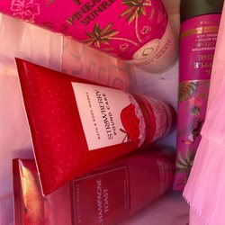 Bath & Body Works - Pretty scents 4/3/23