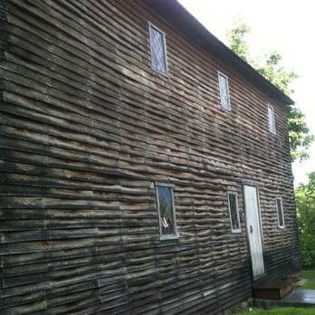 Arnold House - Landmarks & Historical Buildings Near Me - Lincoln, Rhode Island