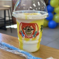 Vanilla Banana Frosty Swirl- Minions Collab