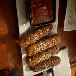 Dwyer's Pub - Mozzarella sticks