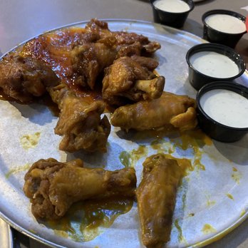 Pluckers Wing Bar - Webster - Dried out & definitely not hot - Chicken Wings Near Me - Webster, Texas