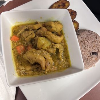 Reggae Pot - Curry Chicken Lunch with rice and fried plantains. - Caribbean Near Me - Centennial, Colorado Reggae Pot - Curry Chicken Lunch with rice and fried plantains. - Caribbean Near Me - Centennial, Colorado