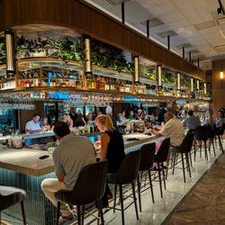 Village Tavern - Fantastic bar for having a bite to eat and a chat with friends