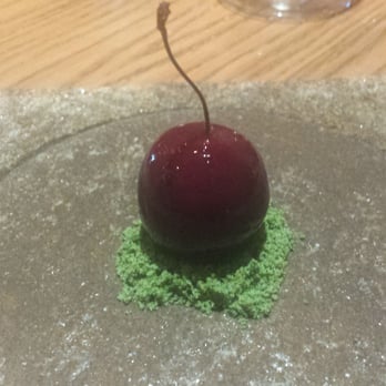 Árbore da Veira - La ciliegia caduta dall'albero: foie gras, ciliegia e polvere di basilico - Signature Cuisine Near Me - La Coruña, C Árbore da Veira - La ciliegia caduta dall'albero: foie gras, ciliegia e polvere di basilico - Signature Cuisine Near Me - La Coruña, C