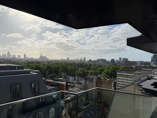 Four Seasons Hotel London at Park Lane by null