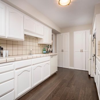 Vandervort Group - Veritas Homes - Kitchen -- AFTER - Real Estate Agents Near Me - San Carlos, California Vandervort Group - Veritas Homes - Kitchen -- AFTER - Real Estate Agents Near Me - San Carlos, California