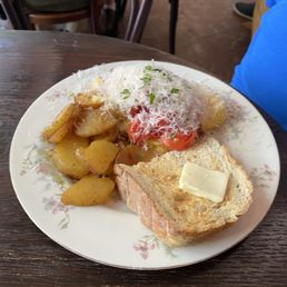 Accompanied scrambled eggs, the view of the Vesuvius