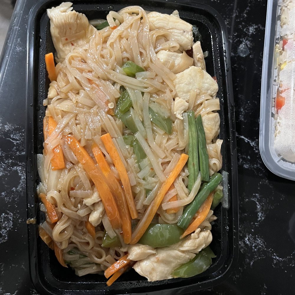 Thai Chili - E17 Drunken Noodle - Thai Near Me - Avon Lake, Ohio Thai Chili - E17 Drunken Noodle - Thai Near Me - Avon Lake, Ohio