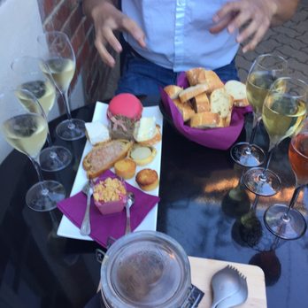 Au 36 - Our tasting feast - French Near Me - Hautvillers, 01