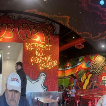 Dave's Hot Chicken - Decor - Chicken Shop Near Me - Kennesaw, Georgia
