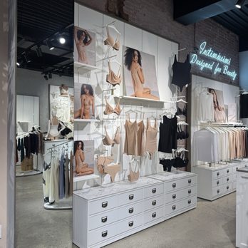 Calzedonia - Accessories Near Me - New York, New York Calzedonia - Accessories Near Me - New York, New York