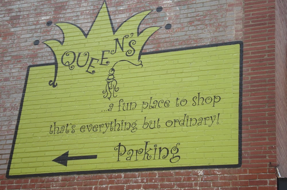 QUEENS GIFT SHOPPE Updated September 2024 125 S Main St, Salisbury