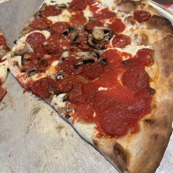Grimaldi's Pizzeria - Pepperoni and mushroom pizza - Pizza Near Me - San Antonio, Texas Grimaldi's Pizzeria - Pepperoni and mushroom pizza - Pizza Near Me - San Antonio, Texas