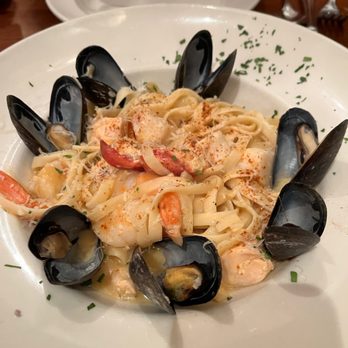 Galyn's - Seafood Fettuccine - Seafood Near Me - Bar Harbor, Maine Galyn's - Seafood Fettuccine - Seafood Near Me - Bar Harbor, Maine