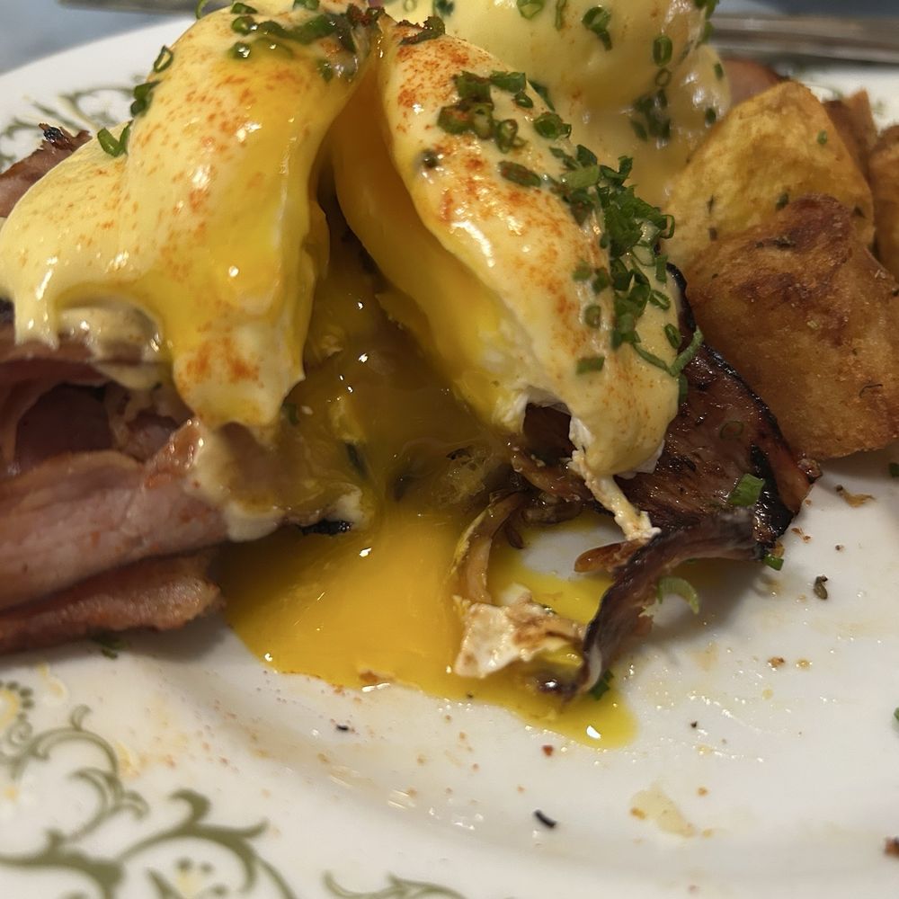 Eggs Benedict Eggs Benedict