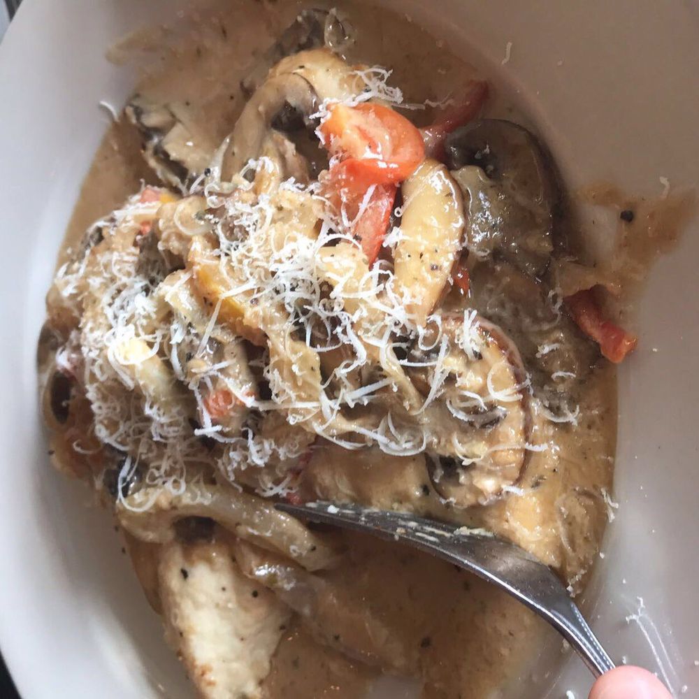 Mio Modo - Delicious Chicken with tomato, mushroom and some other goodies! I forget the name of it. - Italian Near Me - St. Charles, Illinois Mio Modo - Delicious Chicken with tomato, mushroom and some other goodies! I forget the name of it. - Italian Near Me - St. Charles, Illinois
