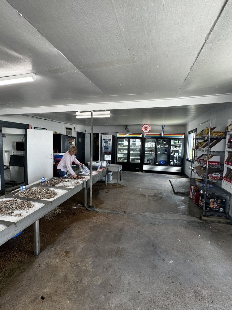 HILLMAN’S SEAFOOD & FISH HOUSE Updated August 2024 30 Photos & 31