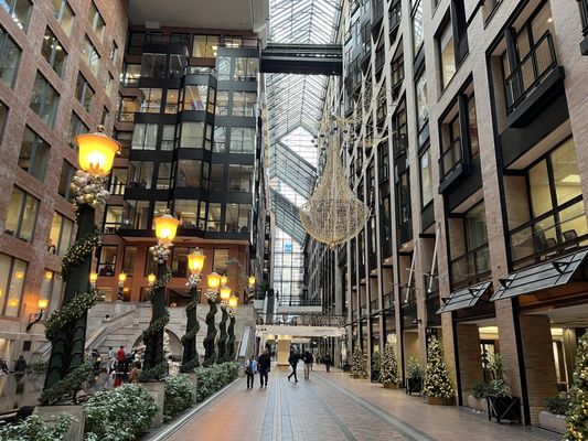 Montreal Eaton Centre by null