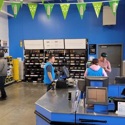 Walmart Supercenter - Auto and tire center