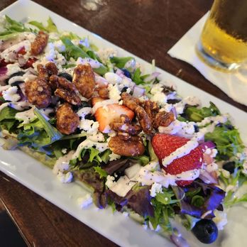 Brew & Barrel Tavern - Highly suggest the berry salad! - American Near Me - Jacksonville, Florida