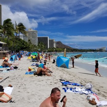 Waikiki Beach - From where I stand, looking to the left. - Beaches Near Me Waikiki Beach - From where I stand, looking to the left. - Beaches Near Me