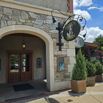 Cedric's Tavern - Pubs Near Me - Asheville, North Carolina