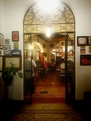 Taberna Salinas by null
