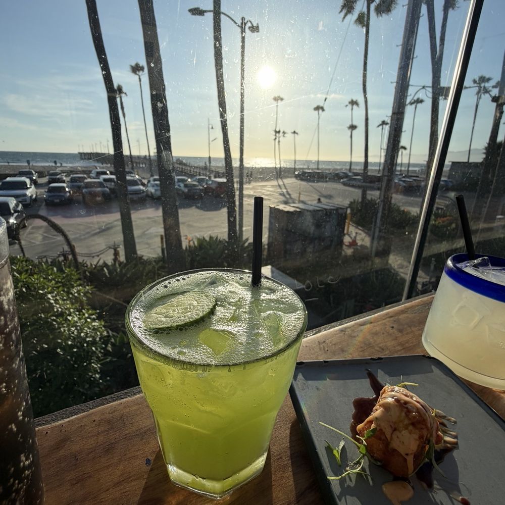 The Venice Whaler - American Near Me - Venice, California