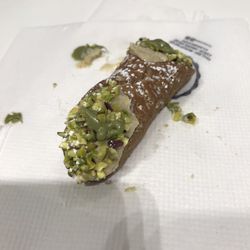 Ammu - Mini cannoli with pistachio filling, pistachio topping and pistachio creme.