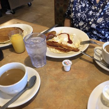 Andonio's Diner - Hungry (wo)man breakfast. Hot cakes, two eggs. Bacon, sausage, juice and coffee. Tasted good. - Diners Near Me - Philadelphia, Pennsylvania Andonio's Diner - Hungry (wo)man breakfast. Hot cakes, two eggs. Bacon, sausage, juice and coffee. Tasted good. - Diners Near Me - Philadelphia, Pennsylvania