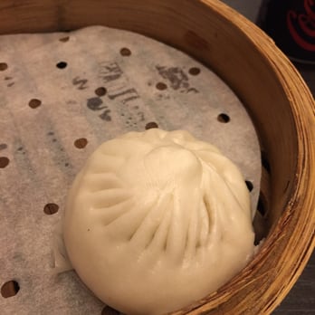 翡翠拉麵小籠包 - There was only one steamed pork dumpling left - guess who had it..? - Shanghainese Near Me - Hong Kong, HK 翡翠拉麵小籠包 - There was only one steamed pork dumpling left - guess who had it..? - Shanghainese Near Me - Hong Kong, HK