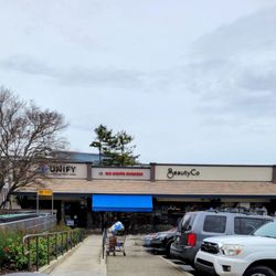 Bayhill Shopping Center