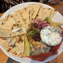 Foster's Inn Restaurant & Lounge - Moroccan mezze  platter