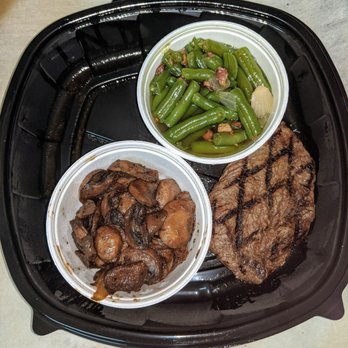 Texas Roadhouse - 6oz sirloin, green beans, mushrooms, missing the ribs (combo plate) - Steakhouses Near Me - Austin, Texas