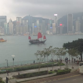 九龍香格里拉大酒店 - View of the harbor from the hotel window (it's foggy!) - Hotels Near Me - Hong Kong, HK