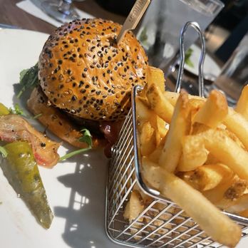 Yard House - Burger - Vegetarian Near Me - Burbank, California Yard House - Burger - Vegetarian Near Me - Burbank, California