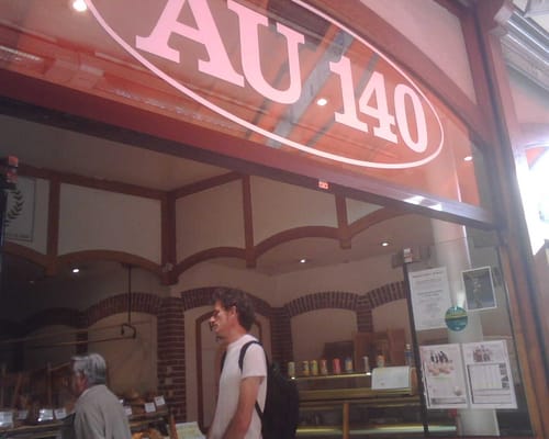 Boulangerie Au 140 par Frédéric Comyn by null